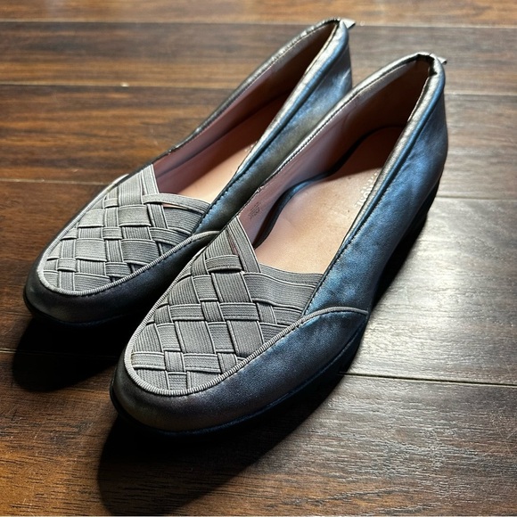 Taryn Rose Alick Leather Loafers - Picture 1 of 5